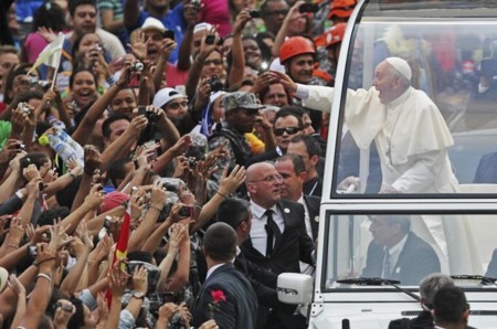 Le pape François est arrivé à Rio de Janeiro - ảnh 1
